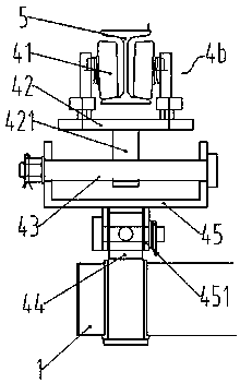 Car body horizontal conveying mechanism for uphill and downhill