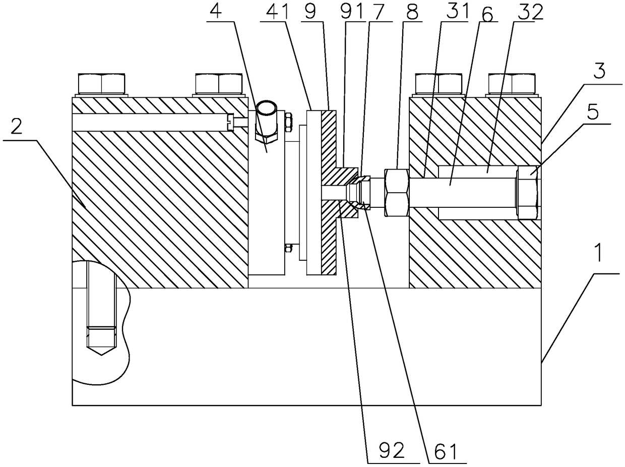 Testing device of tightness of high-pressure pipeline spherical joint of automobile engine and use method thereof