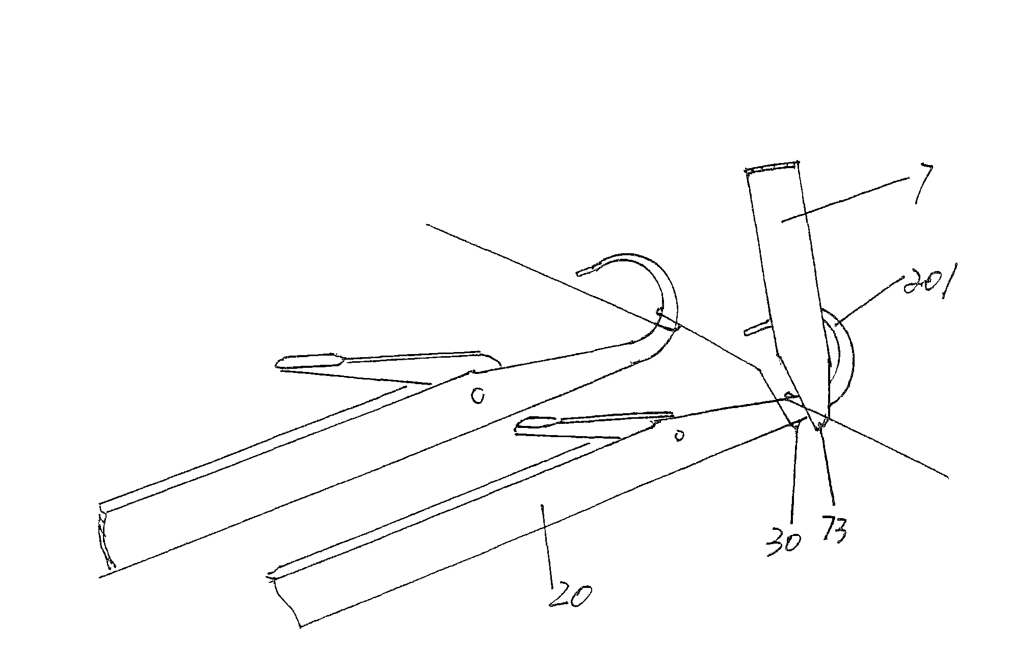 Yarn cutter for clearing winding yarn