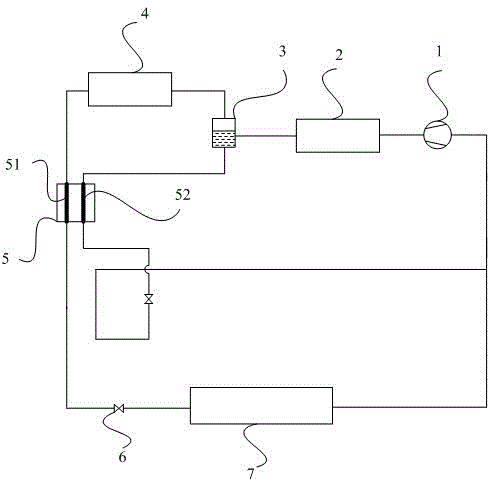 Intermediate fractional-condensation type auto-cascade refrigeration cycle system and refrigeration equipment