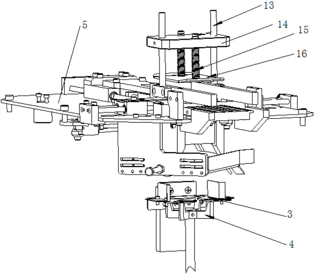 Machine for packing mooncake with paper