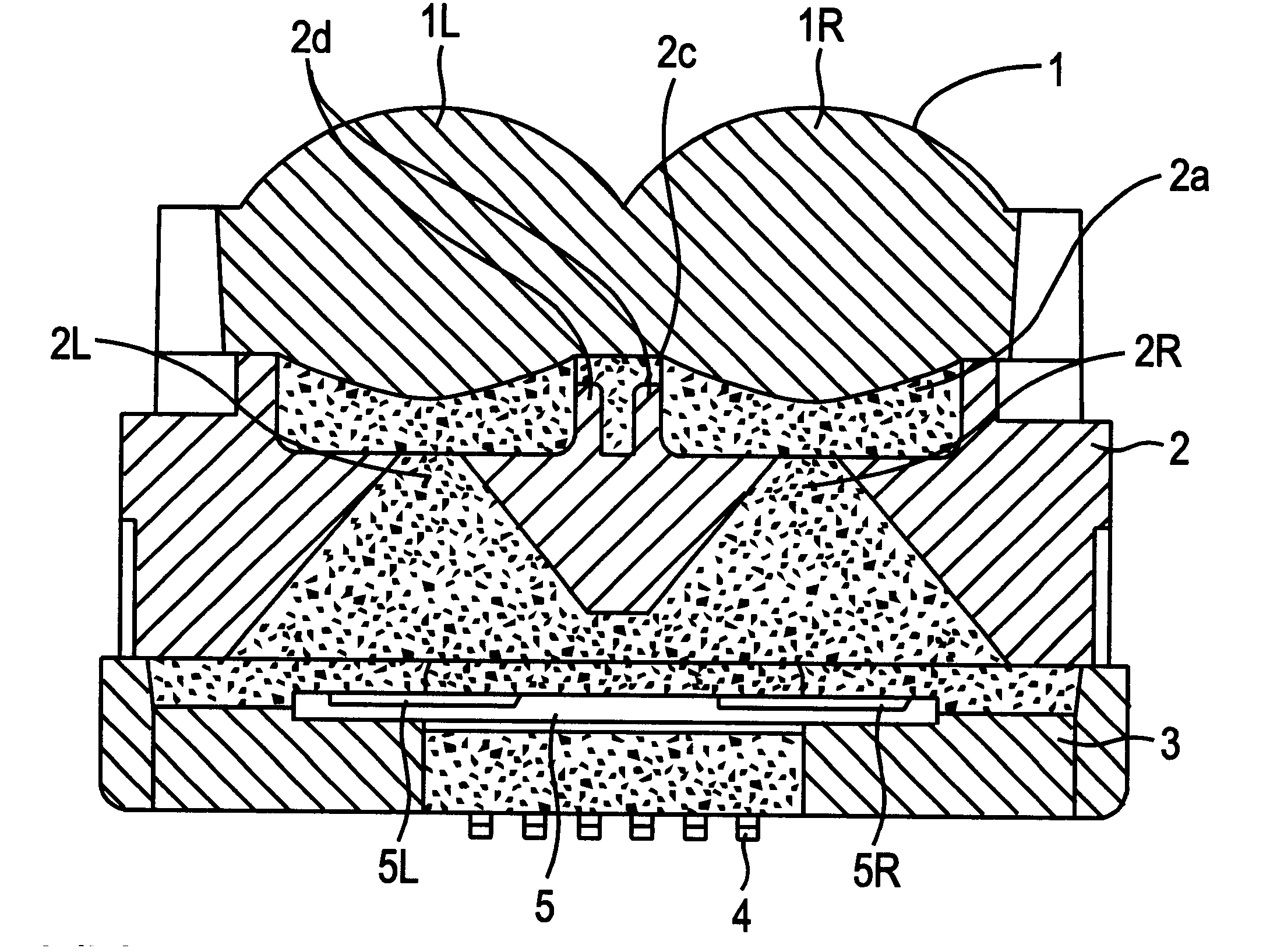 Range finder structure allowing easier filling of the transparent filler