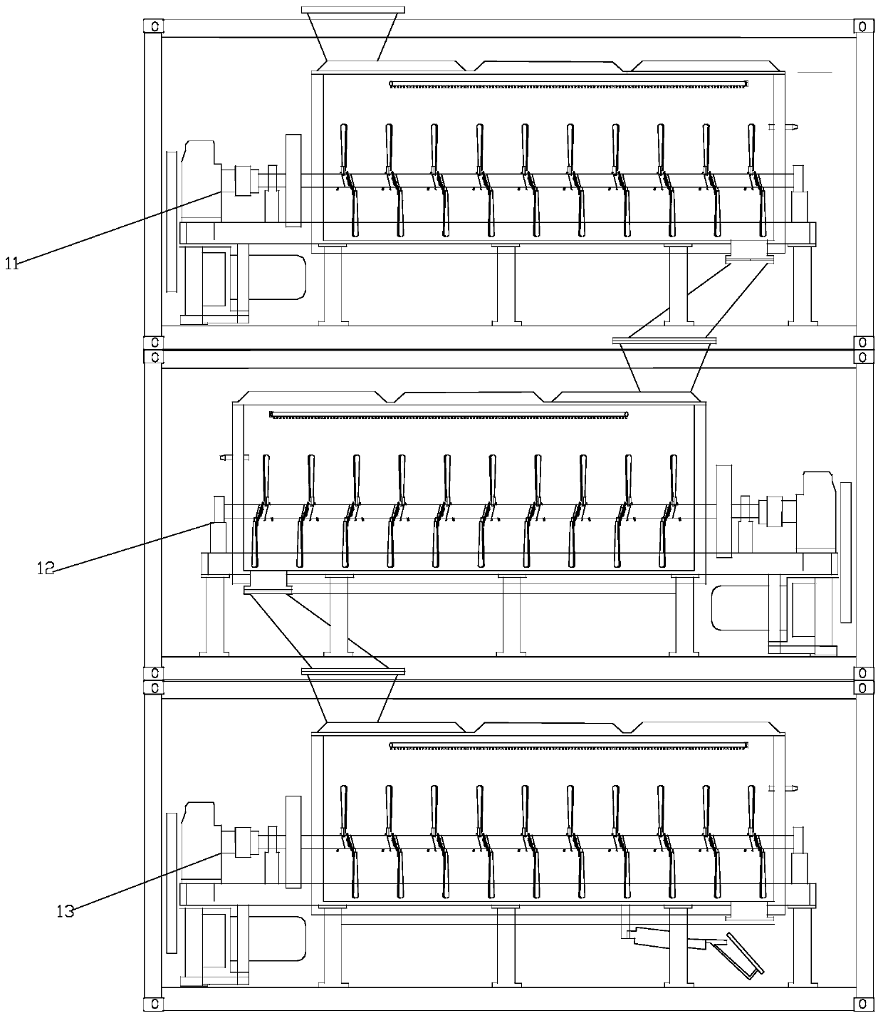 Continuous soil bioremediation reactor and remediation method thereof