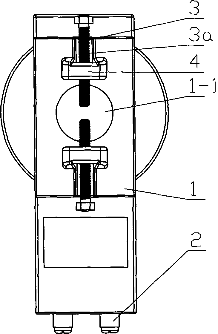 Straight-through current transformer convenient for measuring voltage