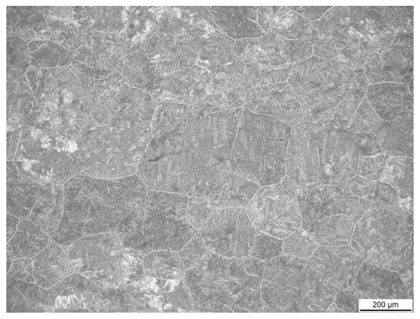 A forming method for realizing microstructure refinement of near β-type titanium alloy thin-walled structural parts