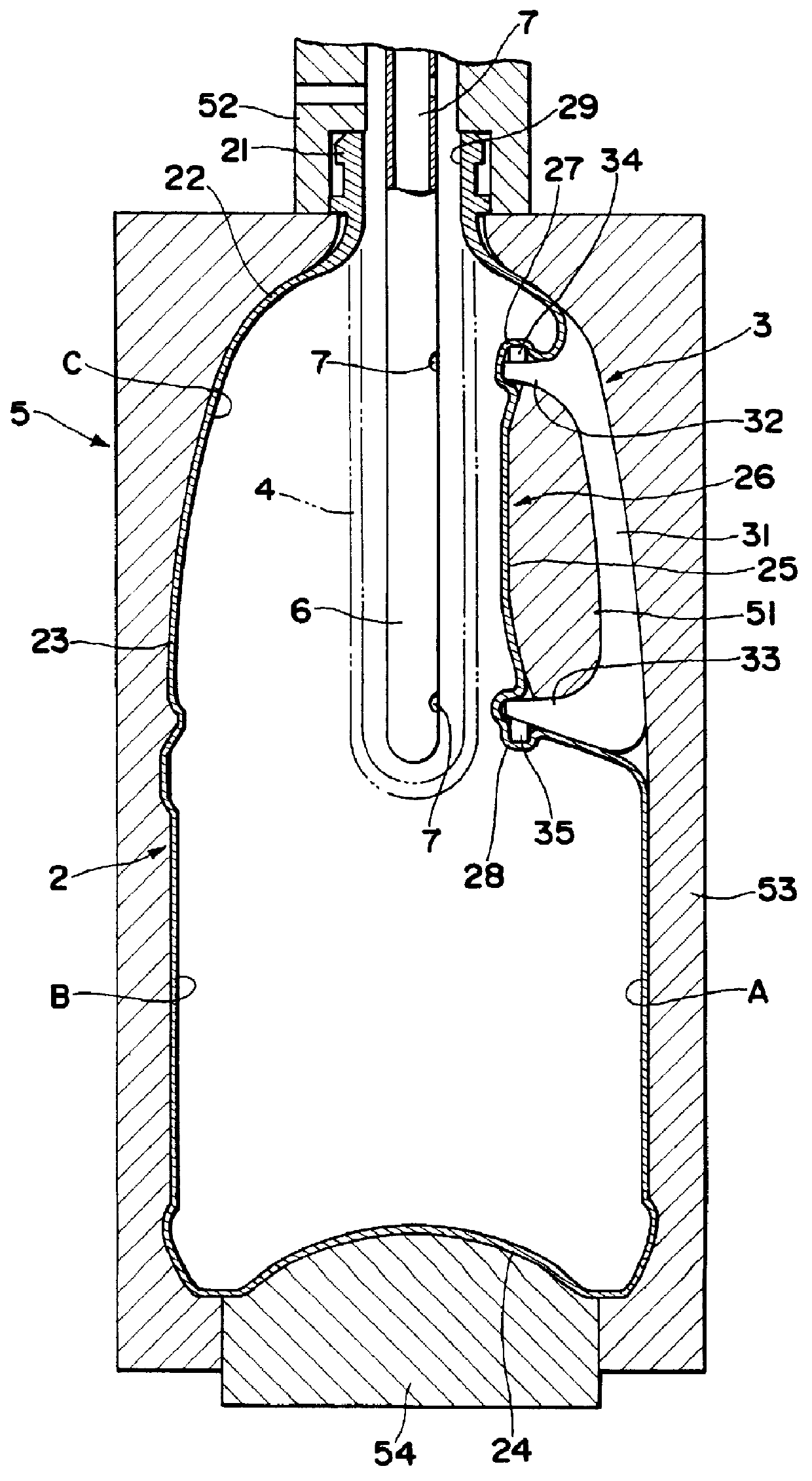 Polyester bottle with a handle and method of manufacturing the same
