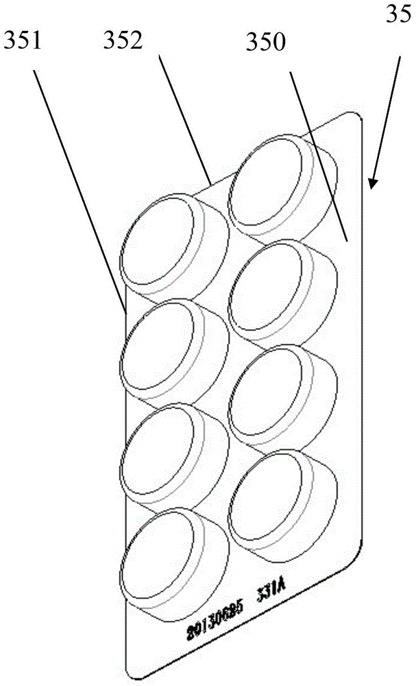 Batched feeding and replenishing device and method of stripped materials