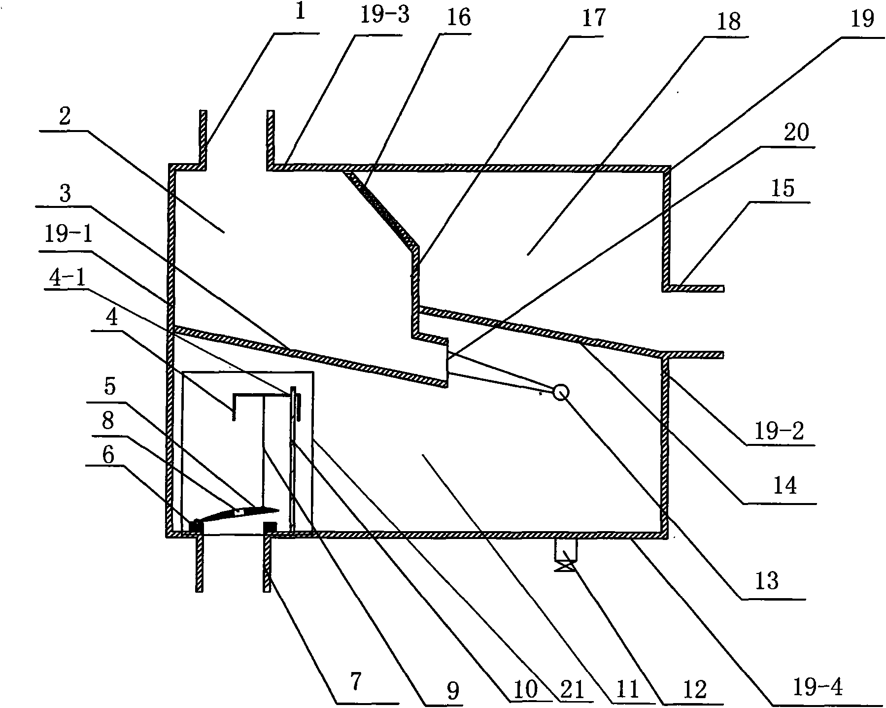 Half volumetric-type early-stage rainwater stream abandoning device