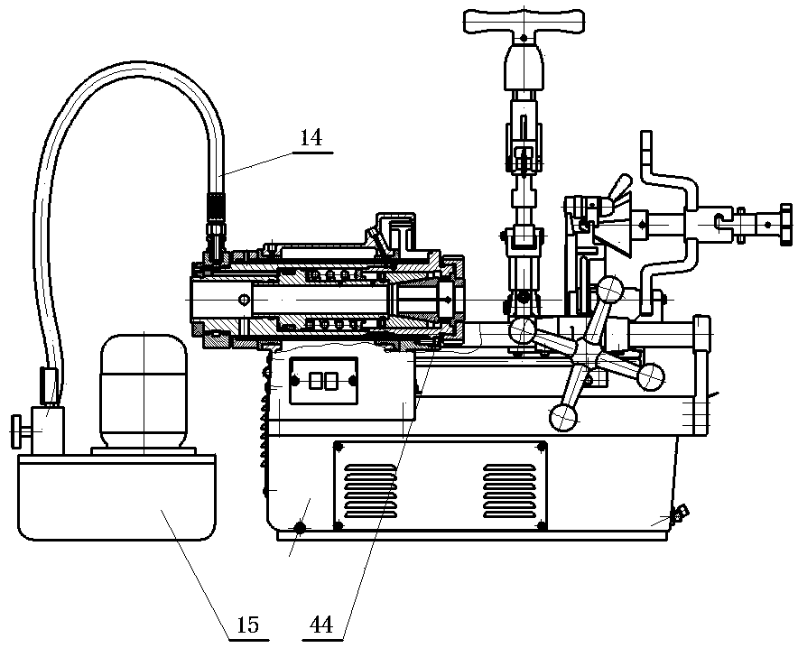 Hydraulic chuck for diehead threading machine