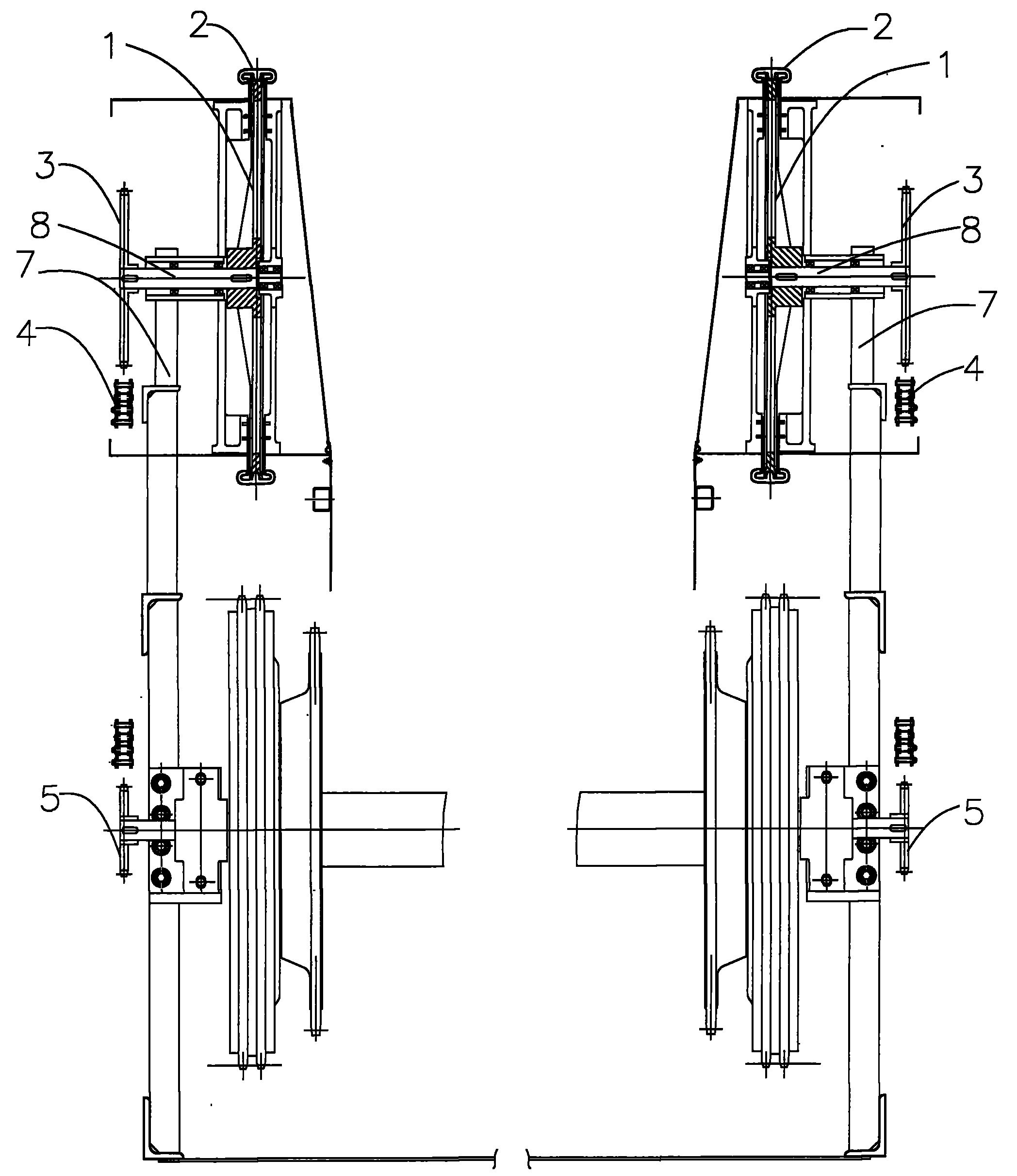 Driving device of hand strap on escalator or moving pavement