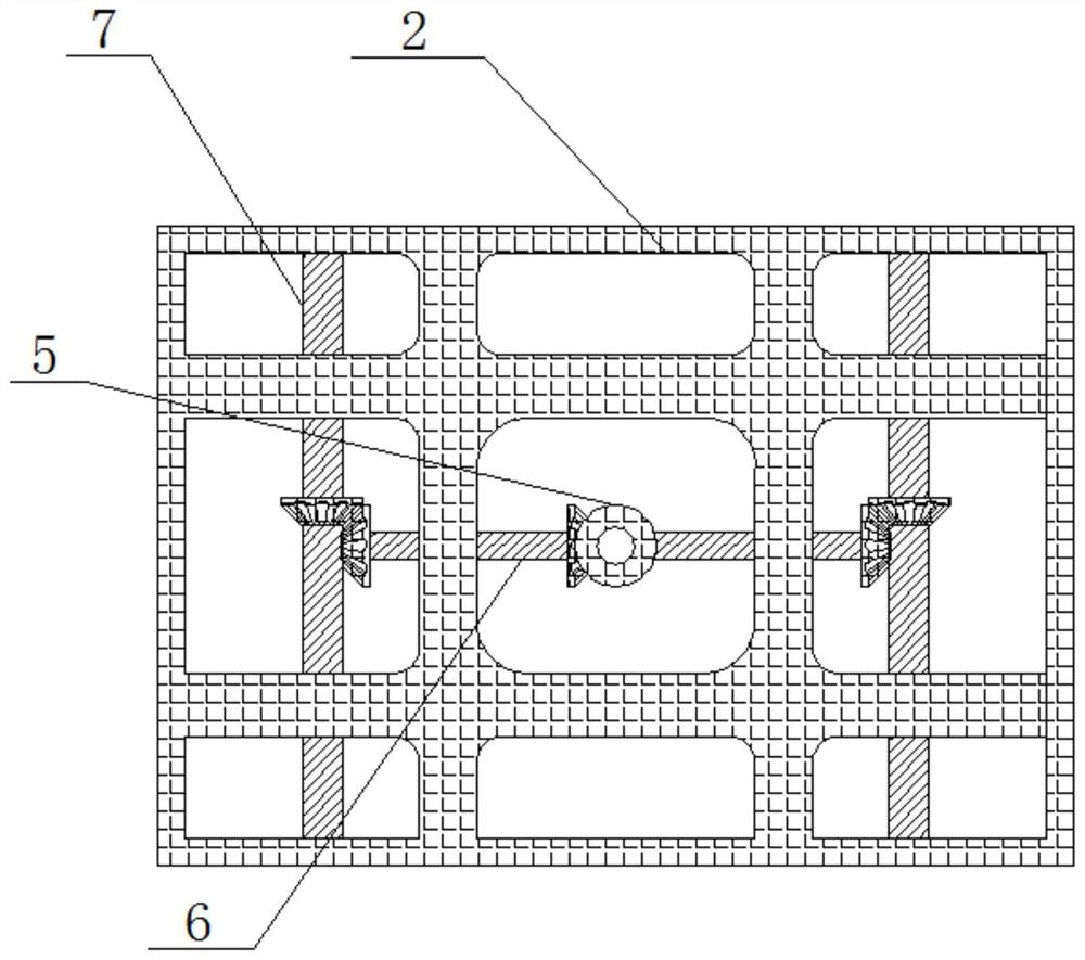 Fruit turnover box vehicle-ground transferring mechanism