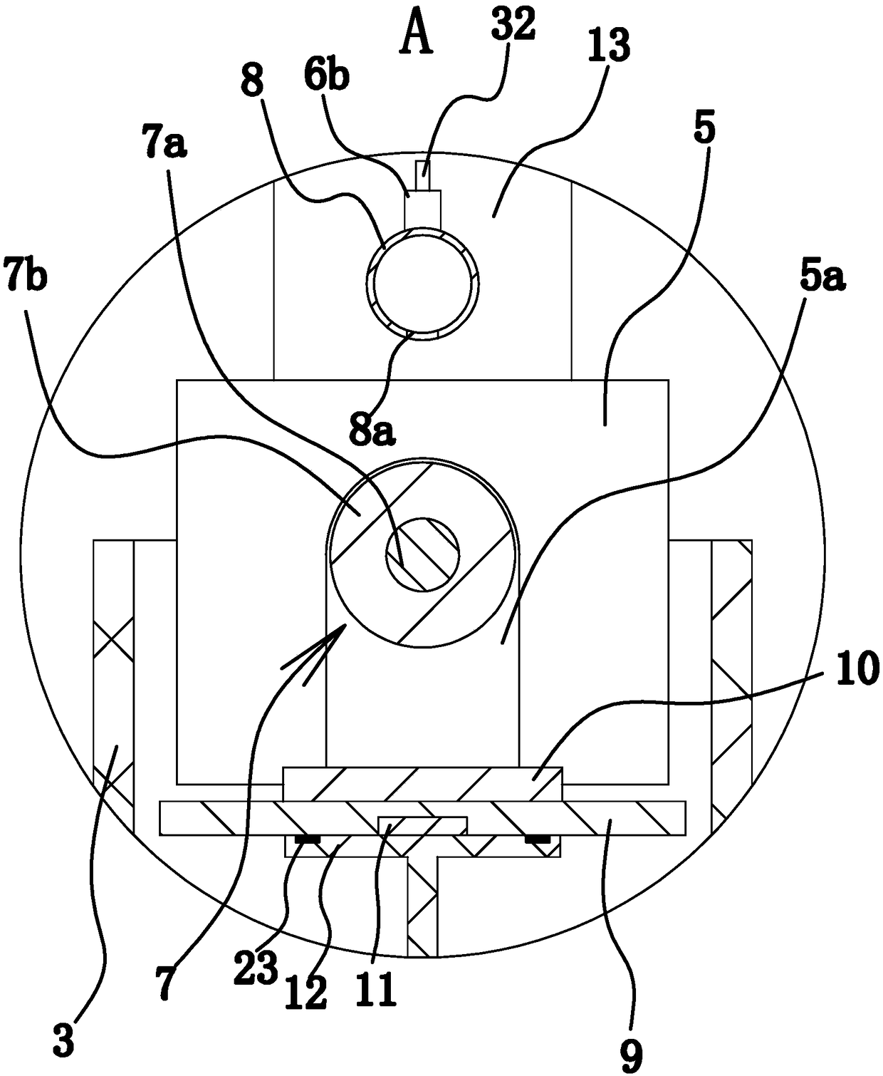 Yarn impurity removal device in the warp guide device of warp knitting machine