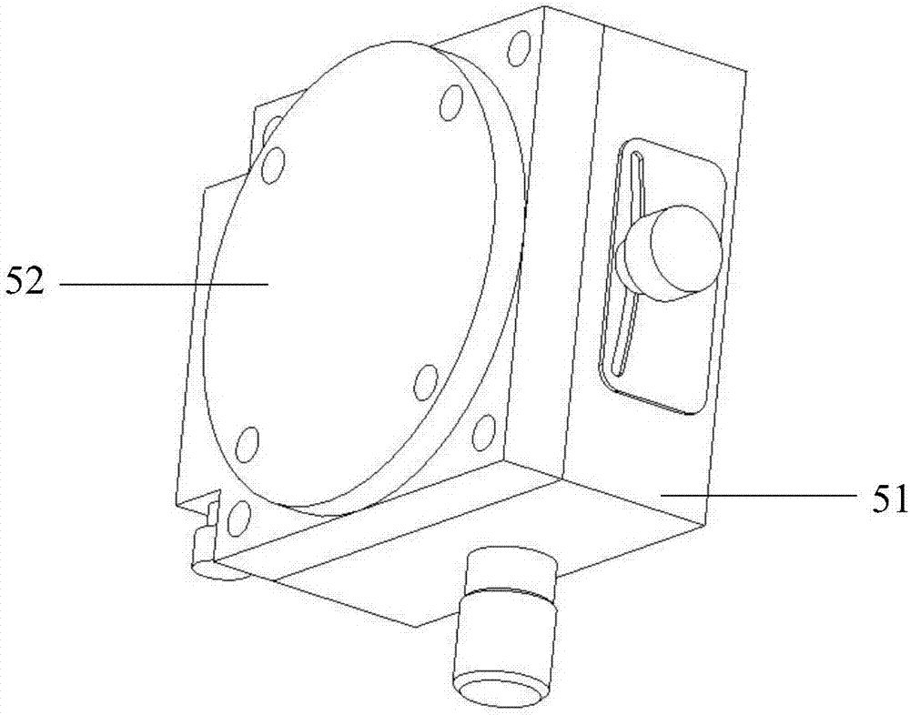 Precise ultrasonic punch and tool head angle adjusting method thereof