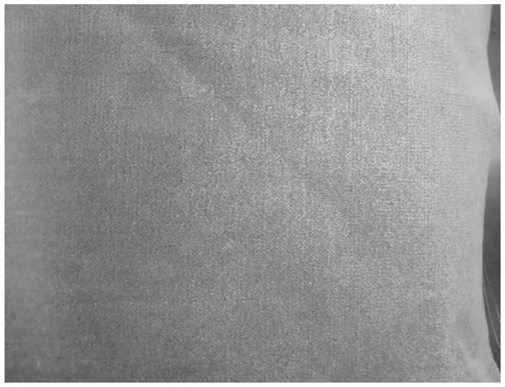 Production method of high-upright-degree flat velvet cloth