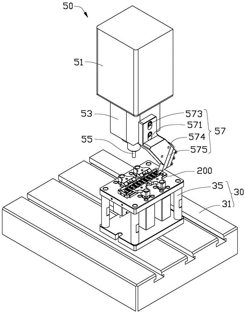 Feed device, machine tool using the feed device and processing method thereof