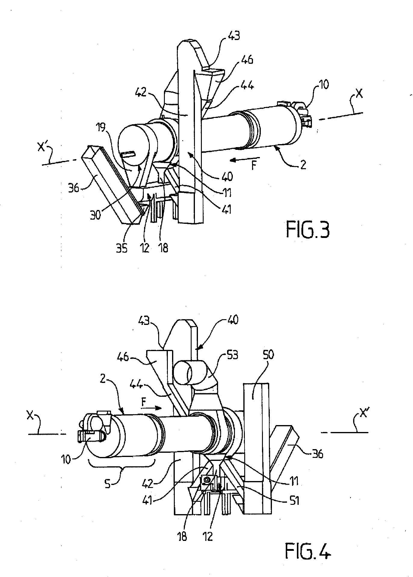 Device for producing hot coated products having a branched outlet and external mixer and method for producing corresponding hot coated products