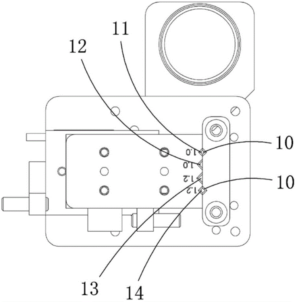 Dynamic correction mechanism for screw lock