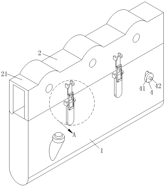 Convenient-to-deice auxiliary overhauling device for electric power overhauling in winter