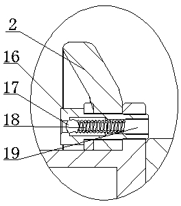 Oil pipeline cleaning device