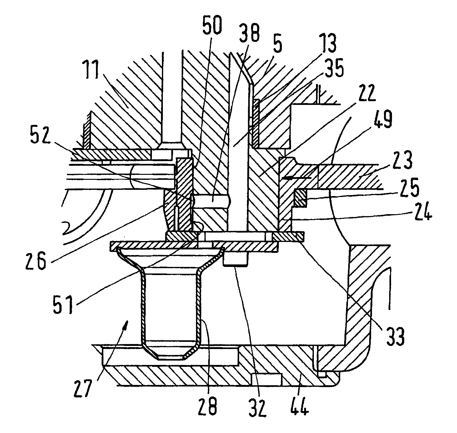 Refrigerant compressor having a connecting rod with a force application point at crank pin which is displaced in a direction of the bearing in relation to the axial center of the crank pin