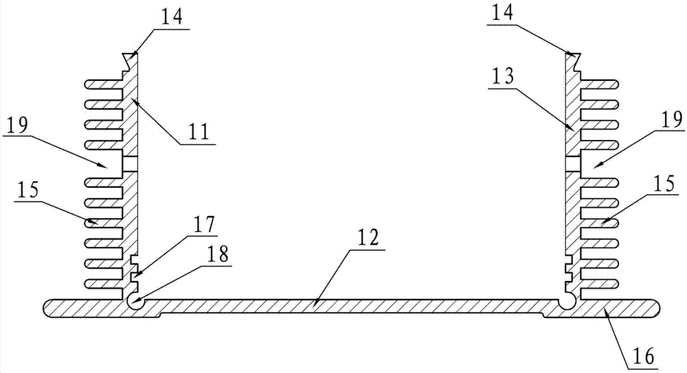 Waterproof and dustproof self-radiating type motor-driven automobile direct current voltage changer