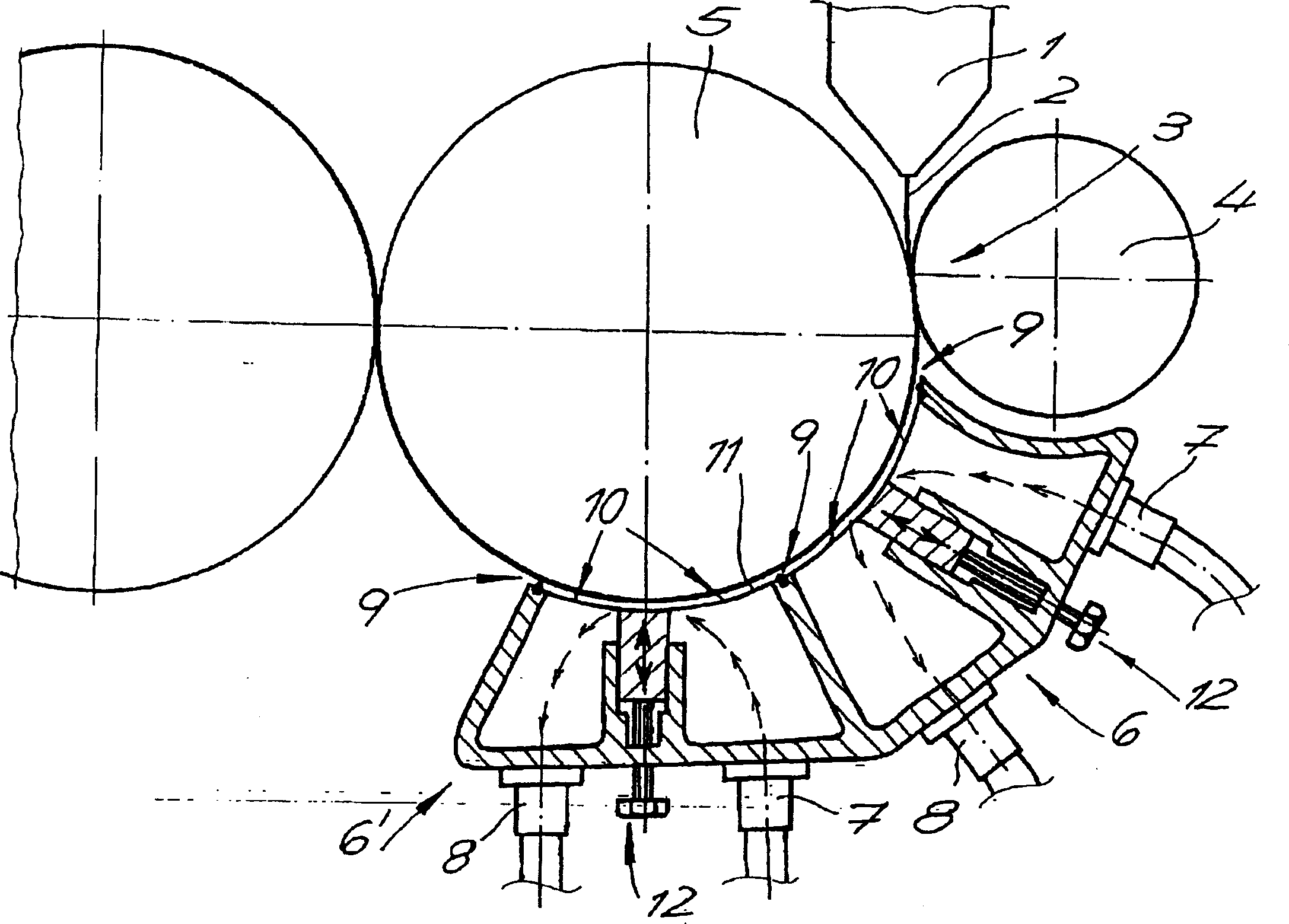 Device for polishing and cooling plastic tapes from gas nozzles