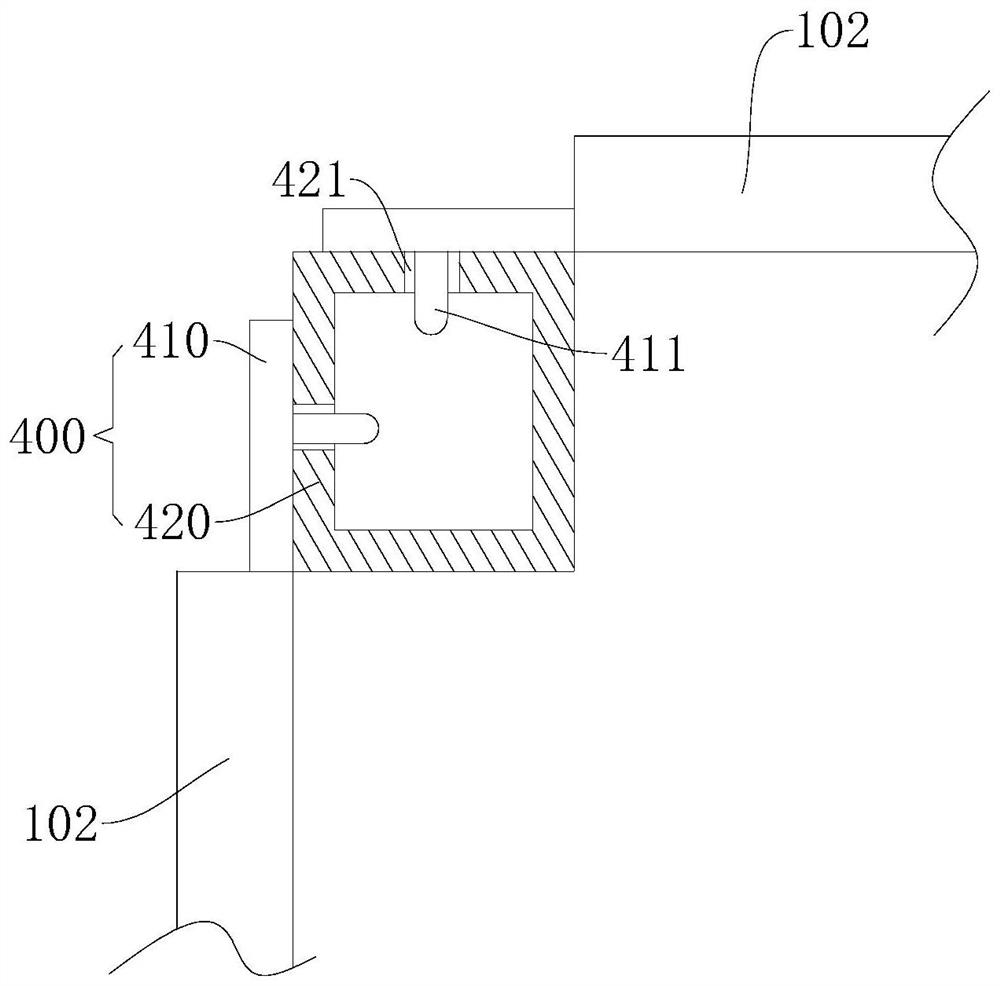 A prefabricated wall panel with an integrated green building extending to form a corner panel and its use method