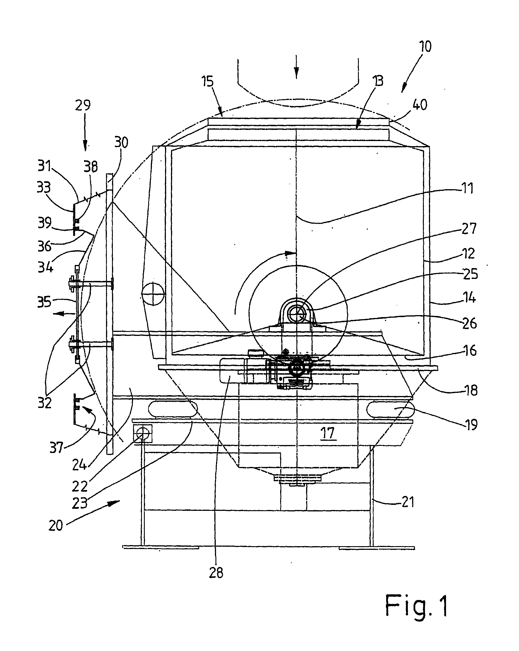 Device and method for wet treating laundry