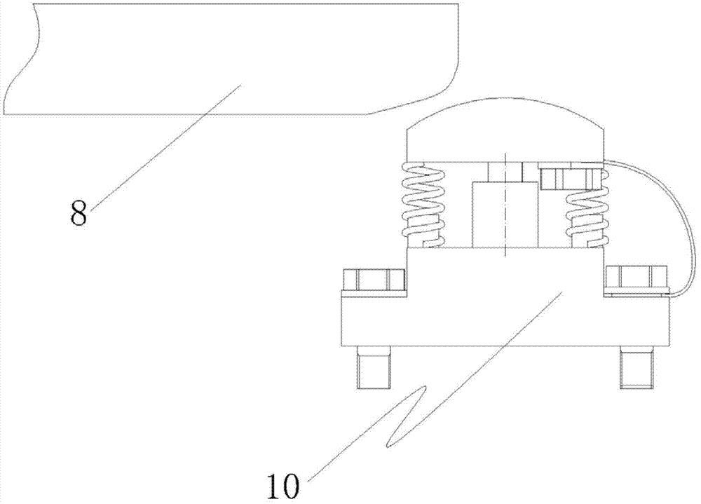 Carbon dioxide (CO2) welding machine automatic grounding device