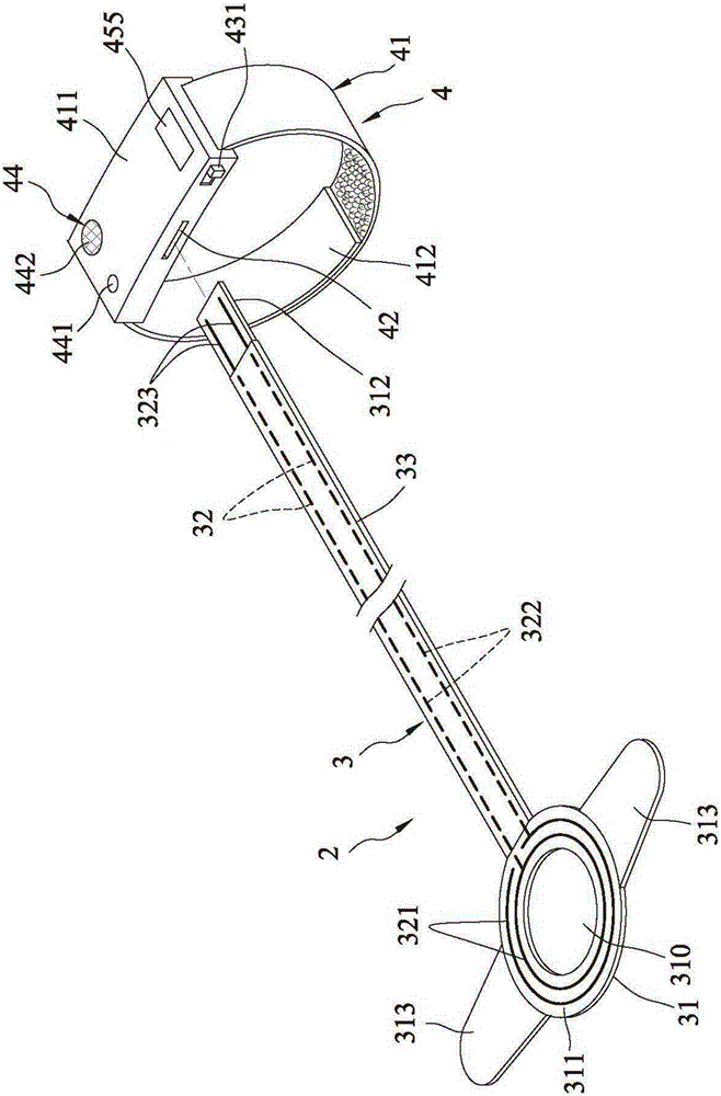 Needle dislodgement and blood leakage detection device