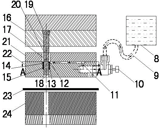 Automatic lubricating and cooling mechanism for stamping male dies