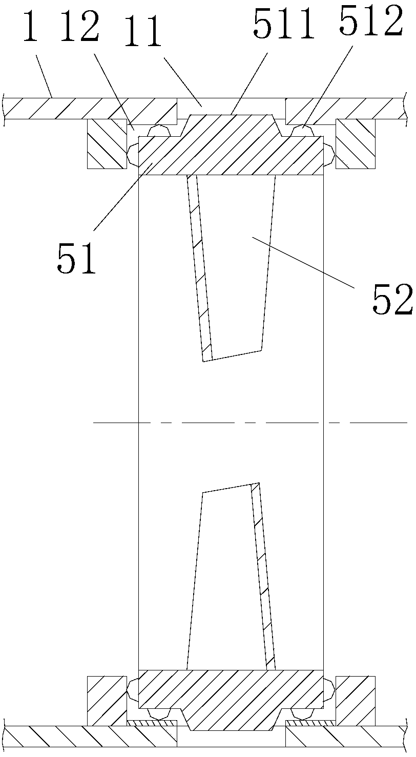 Novel sewage filtering device