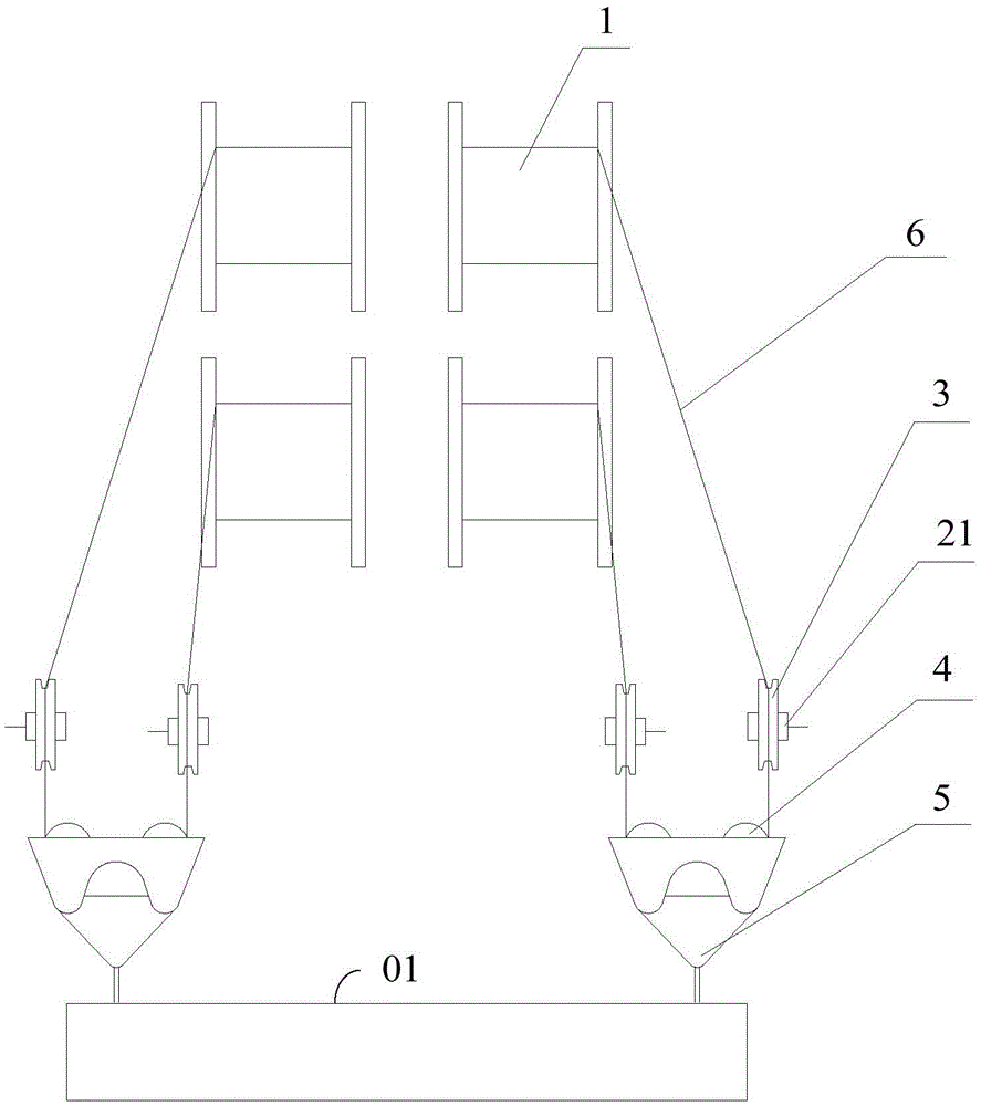 Synchronous control method and control system for multiple winches