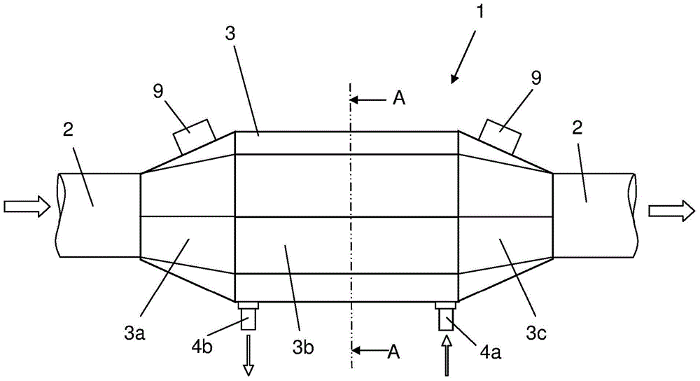 Heat exchanger comprising bypass channels