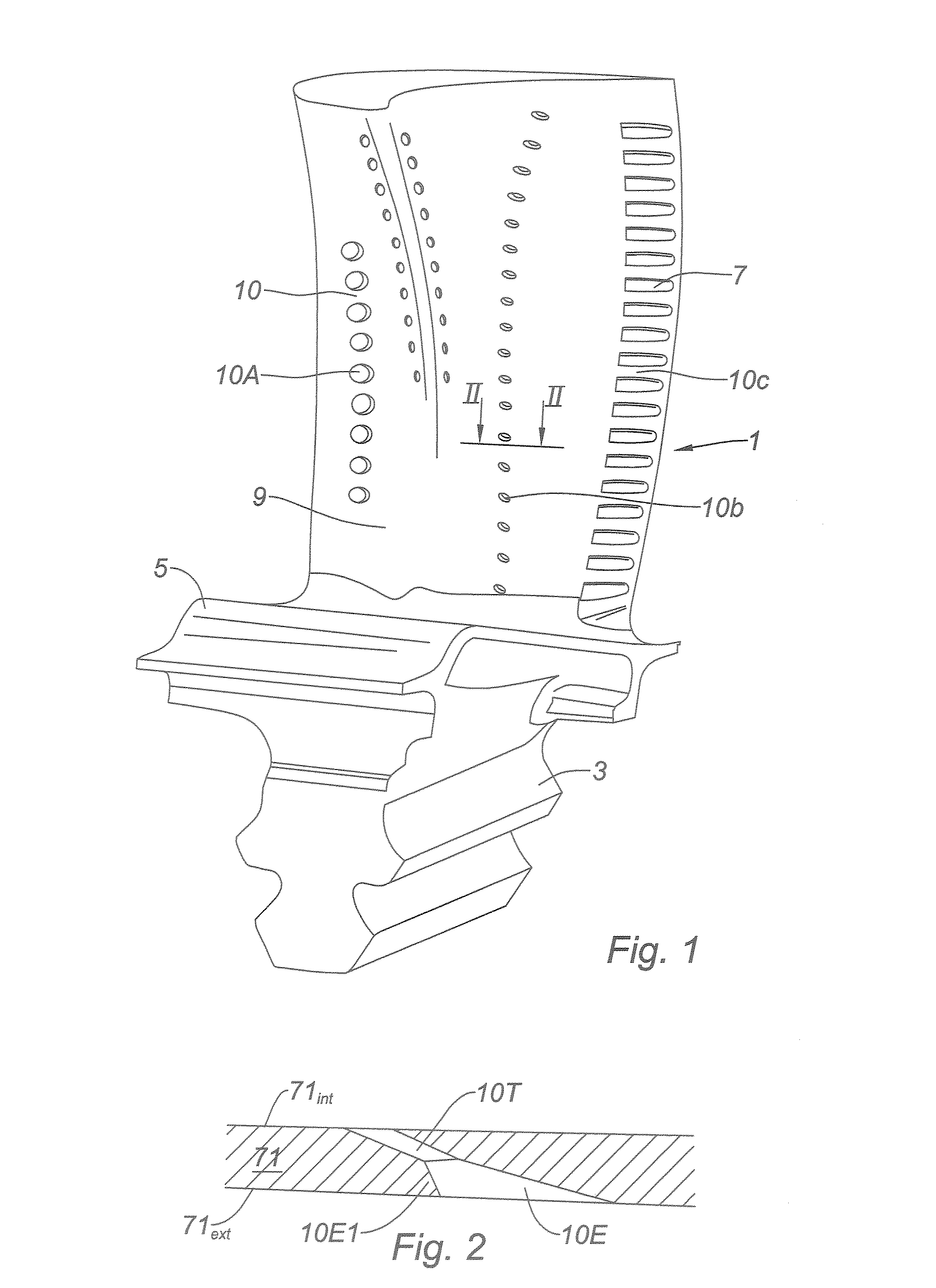 Method of manufacturing a turbomachine component that includes cooling air discharge orifices