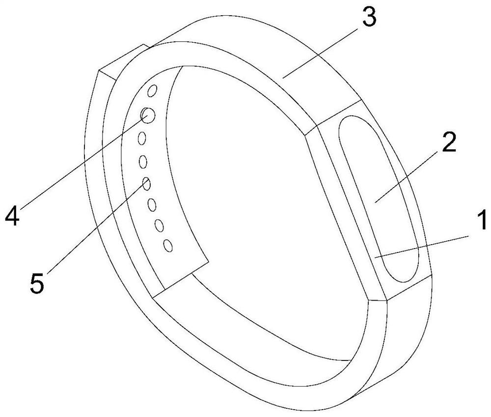 Intelligent bracelet for monitoring vital signs of patient with heart disease in real time