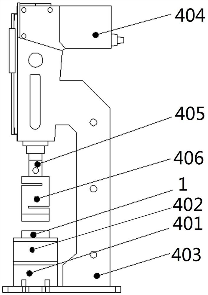 A method and device for measuring the deformation and strain gradient of a component