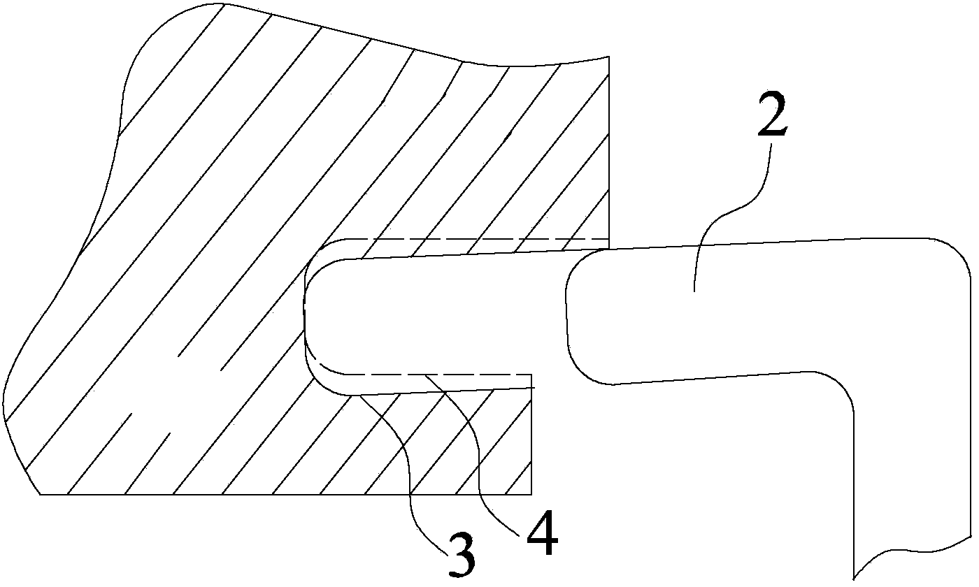 Lathe machining method for end face deep narrow groove in aerial engine crankcase