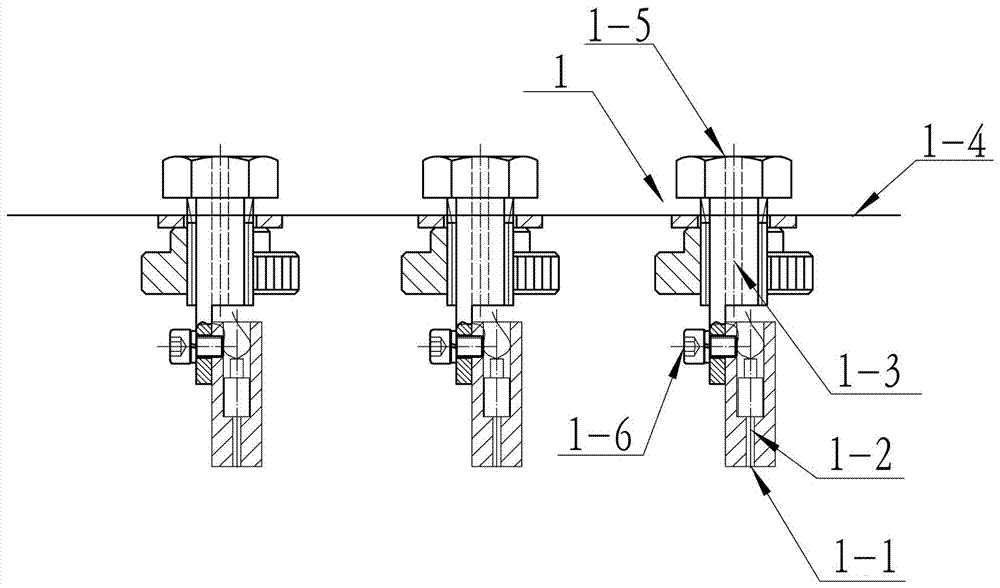 A high-speed slitting machine with automatic lifting, tightening and positioning paper core