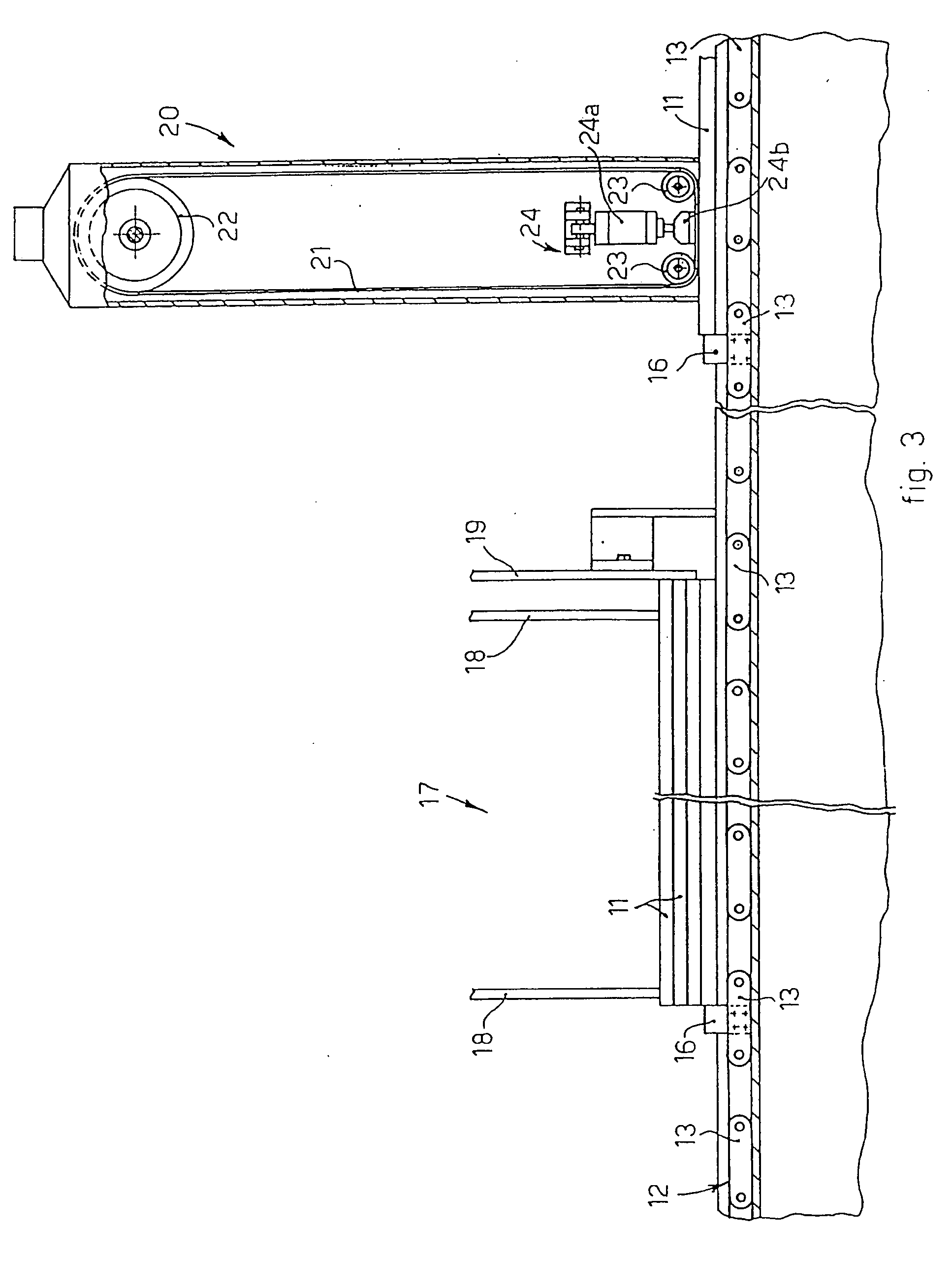 Apparatus and method for painting objects such as profiles, panels or suchlike