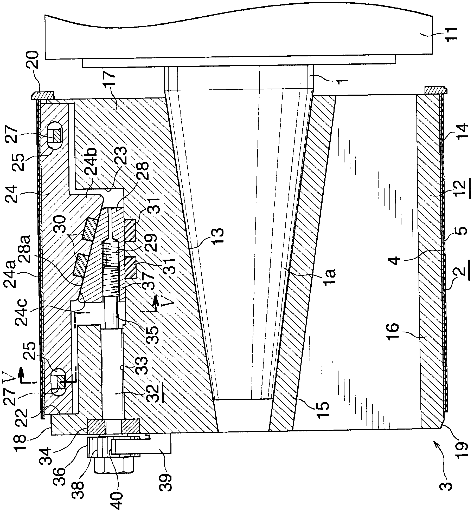 Device for attaching printing plate to printing press and printing press