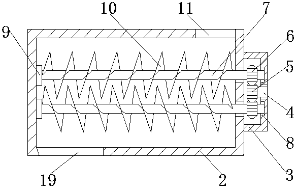 Crushing and cleaning device for producing sauce braised pork product