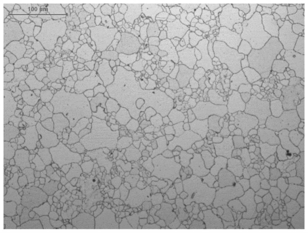 Method for controlling occurrence rate of strip-shaped chromatic aberration on surface of pickled low-carbon aluminum killed steel