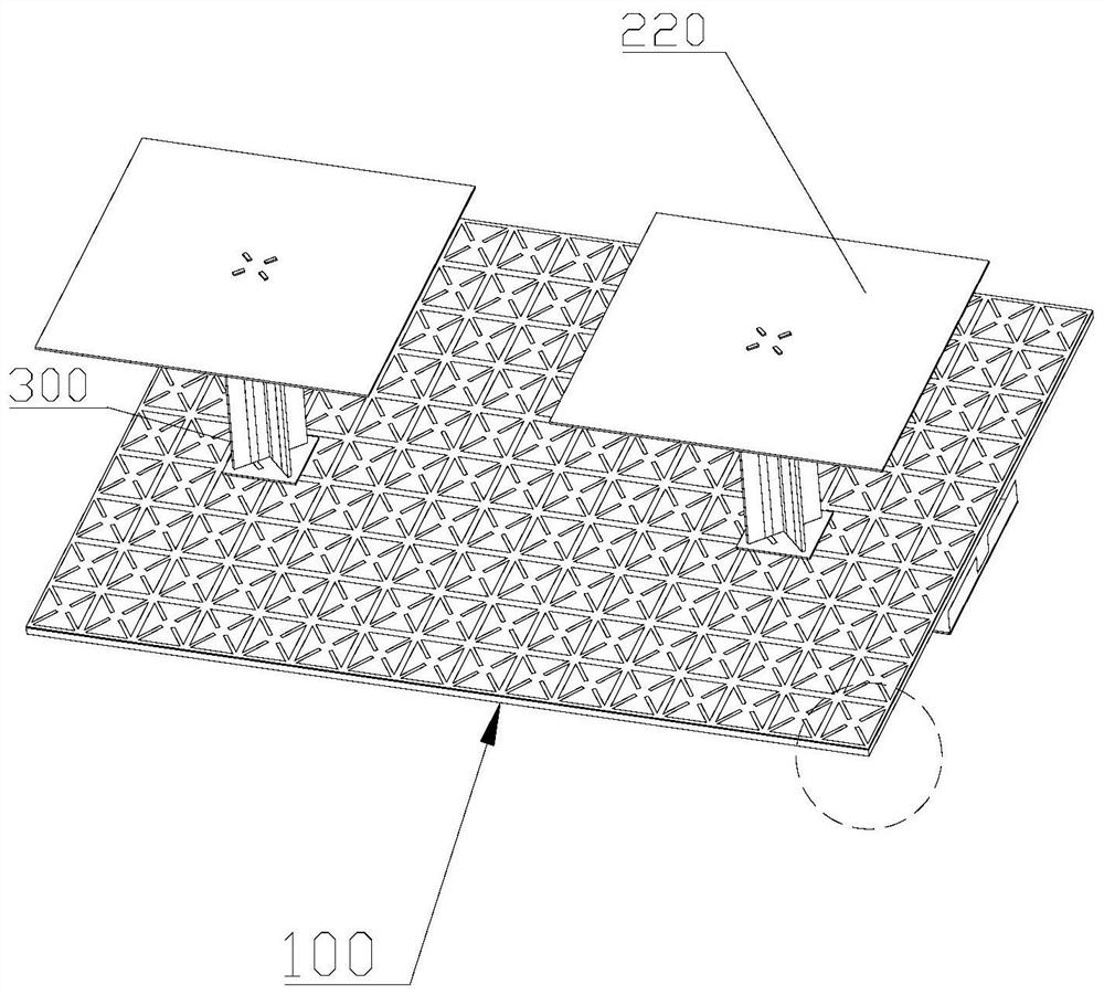 Frequency-selective antenna housing and antenna