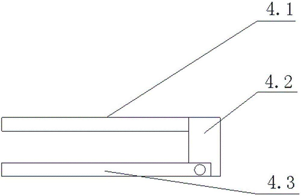 Automatic yarn feeding device for mercerizing machine and operating method thereof