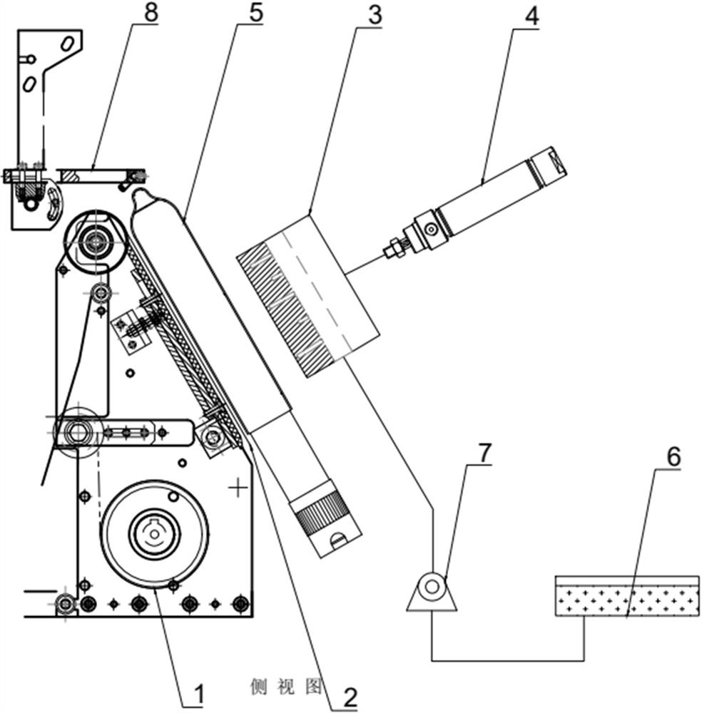 Oil brushing device of full-automatic electronic inspection machine for condoms