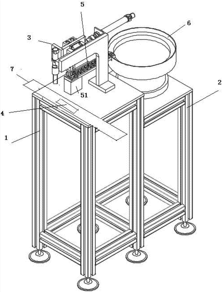 Automatic assembling device