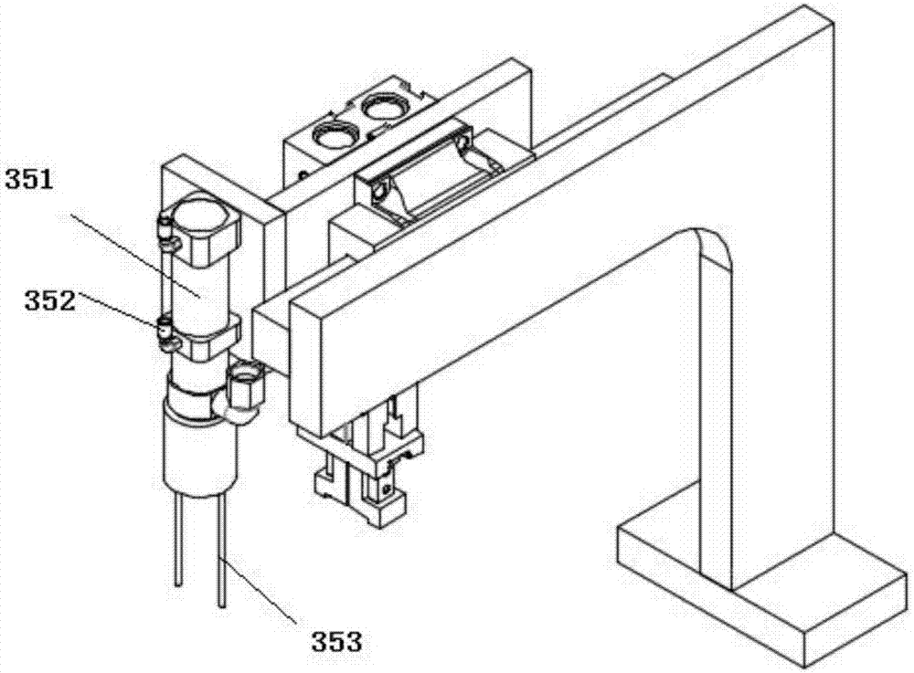 Automatic assembling device