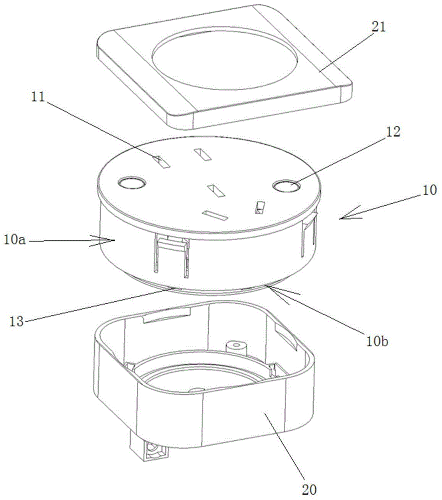 Safety socket with rotary core