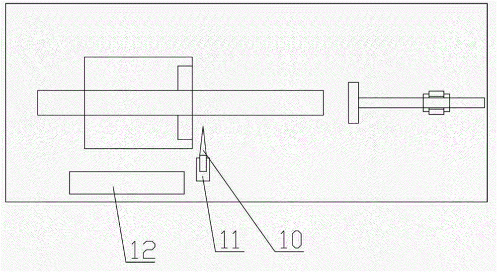 Semi-automatic pipe feeding machine